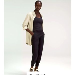 Lululemon align jogger in black size 6